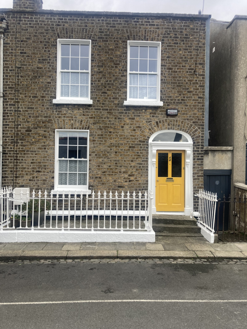 Outside decoration of windows, doors and railings by Abhaile Decorators, Dublin, Ireland